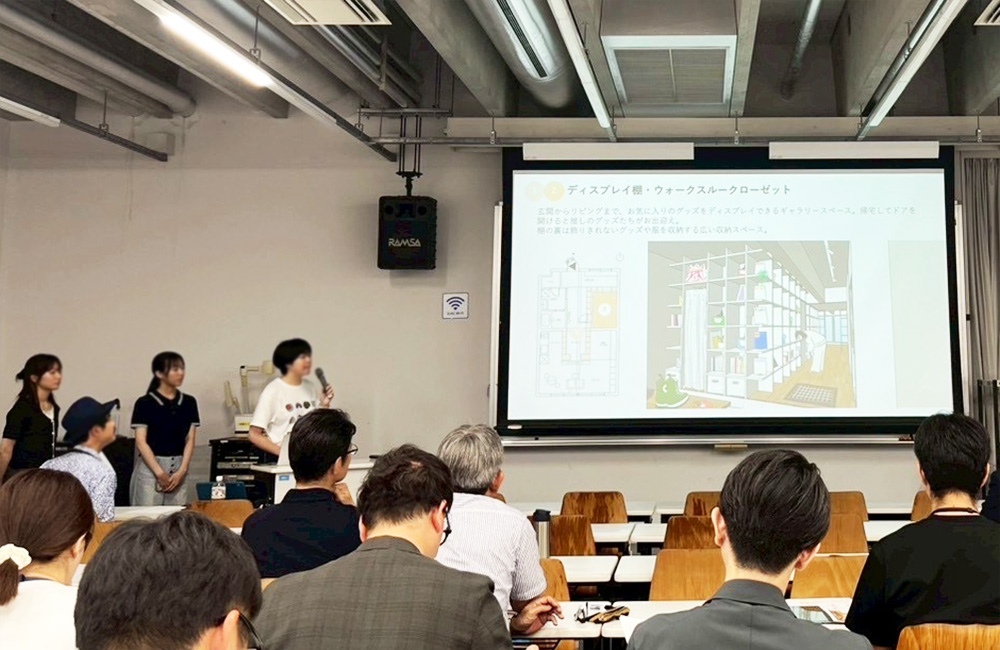 学生による企画プレゼンテーションの様子